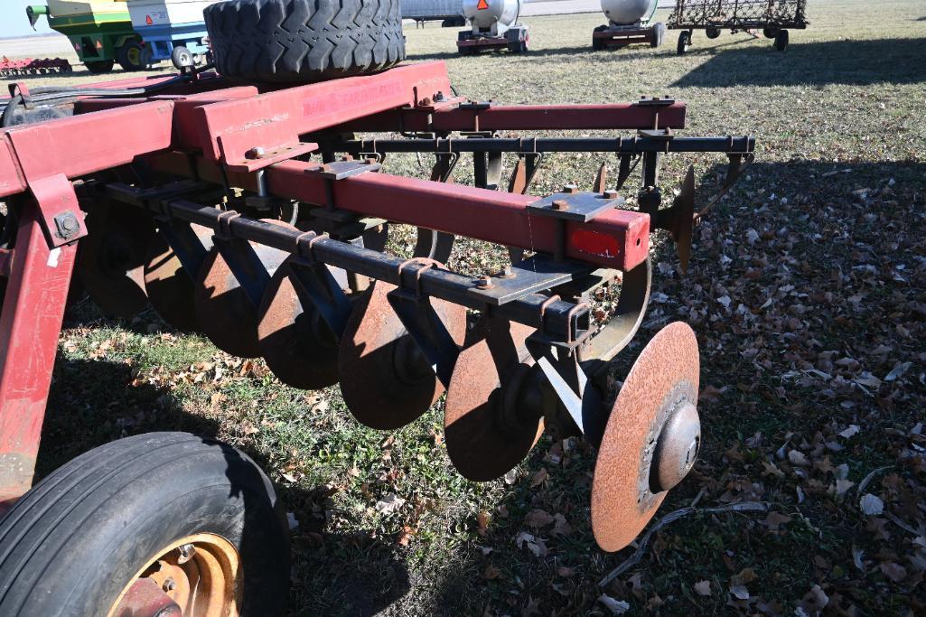 M&W 1465 7-shank disk ripper