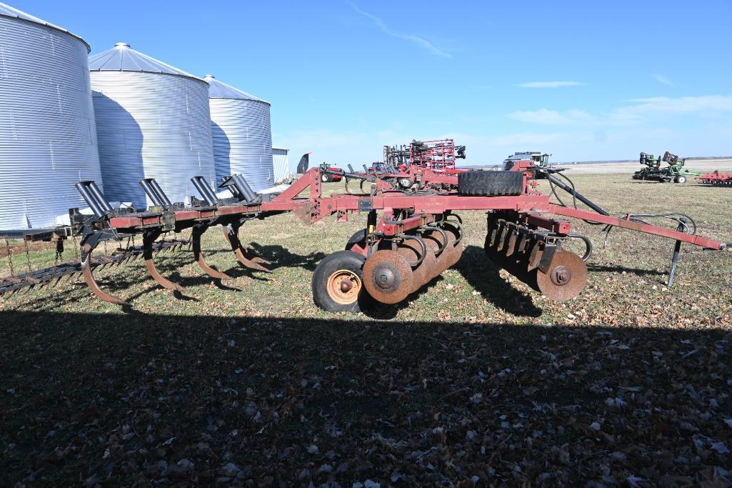 M&W 1465 7-shank disk ripper