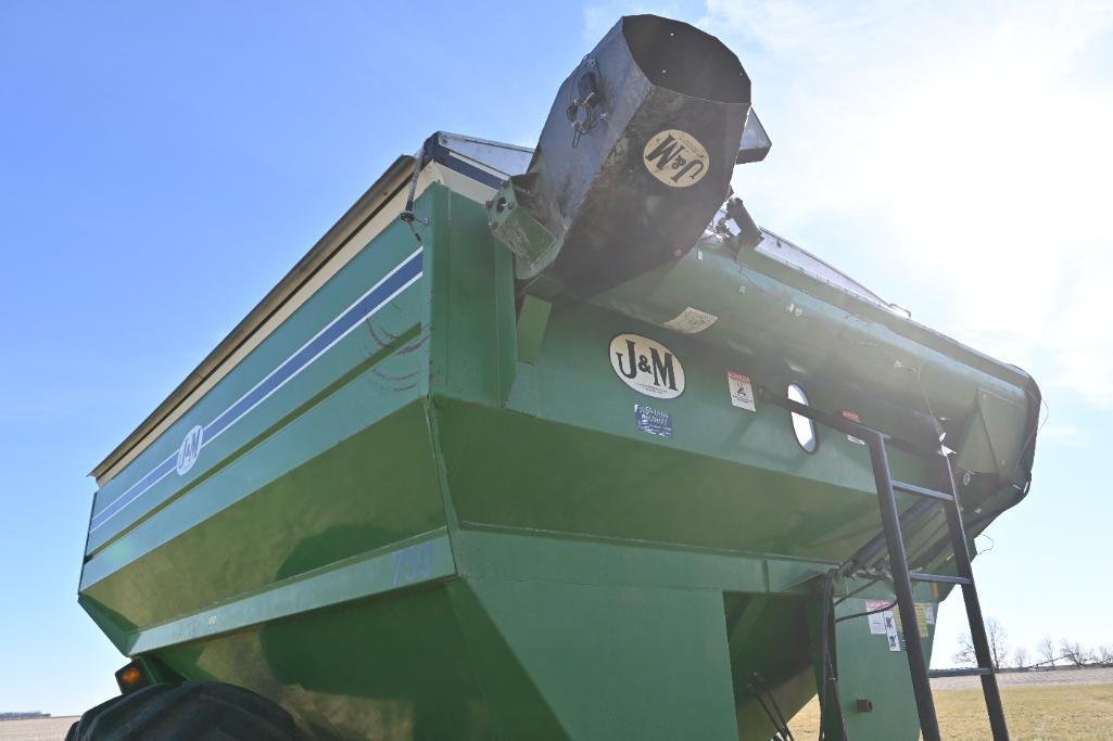 J&M 750 grain cart