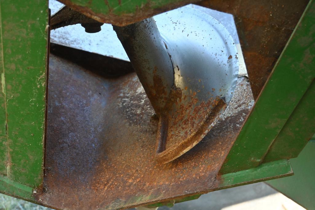 J&M 750 grain cart