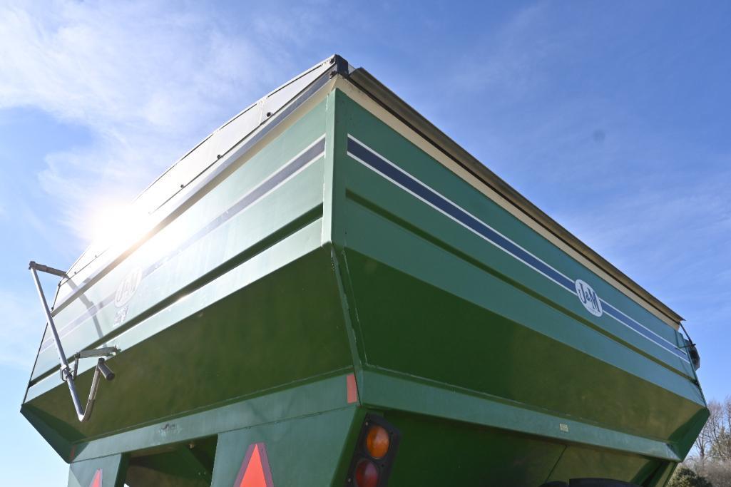 J&M 750 grain cart