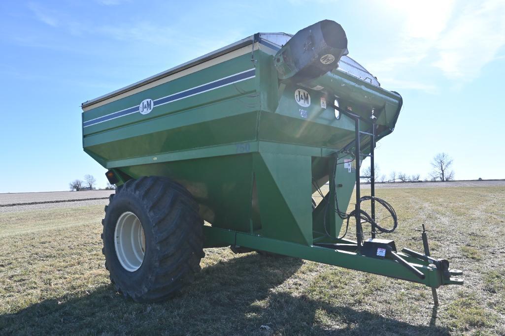 J&M 750 grain cart