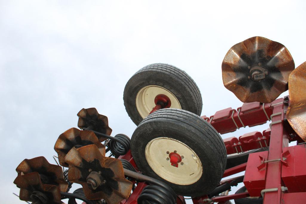 Salford 2124 I-2100 24' Vertical Tillage Tool