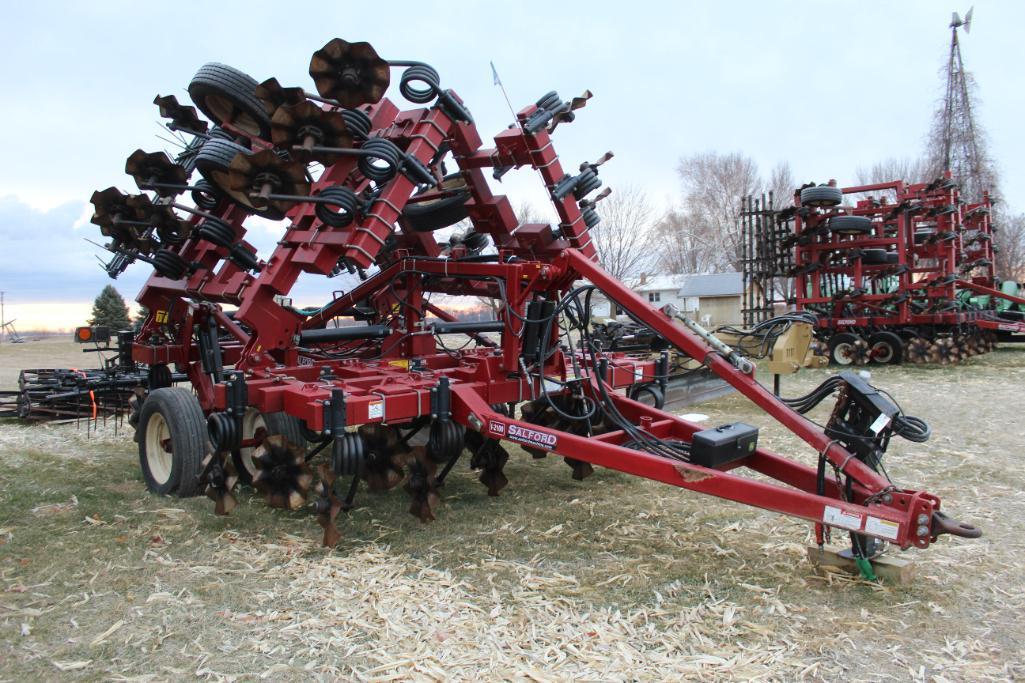 Salford 2124 I-2100 24' Vertical Tillage Tool