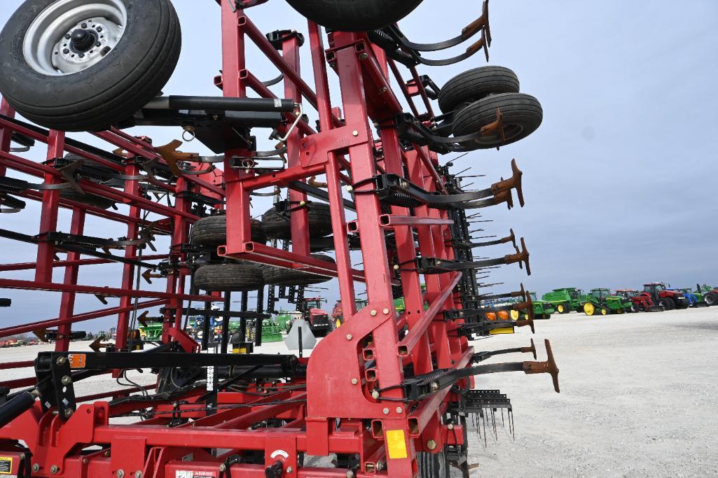 Case-IH 200 tiger-mate 42.6' field cultivator