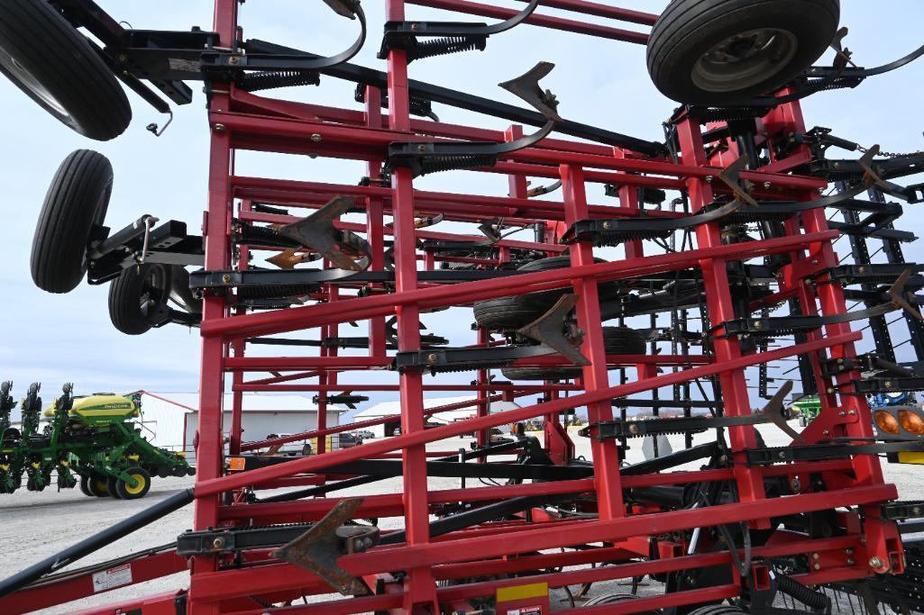 Case-IH 200 tiger-mate 42.6' field cultivator