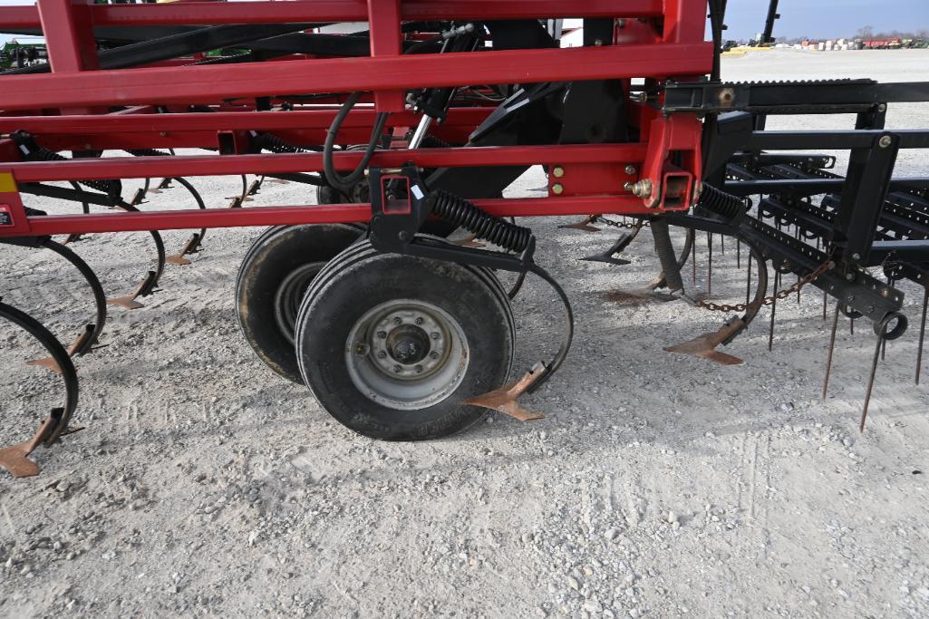 Case-IH 200 tiger-mate 42.6' field cultivator