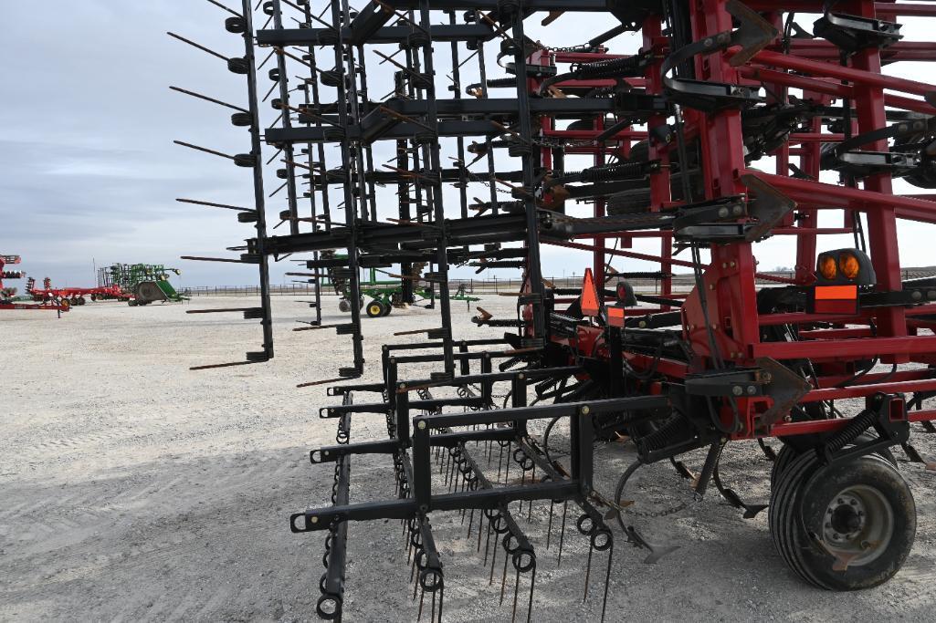Case-IH 200 tiger-mate 42.6' field cultivator
