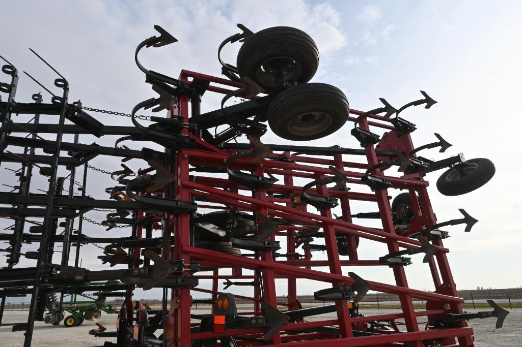 Case-IH 200 tiger-mate 42.6' field cultivator