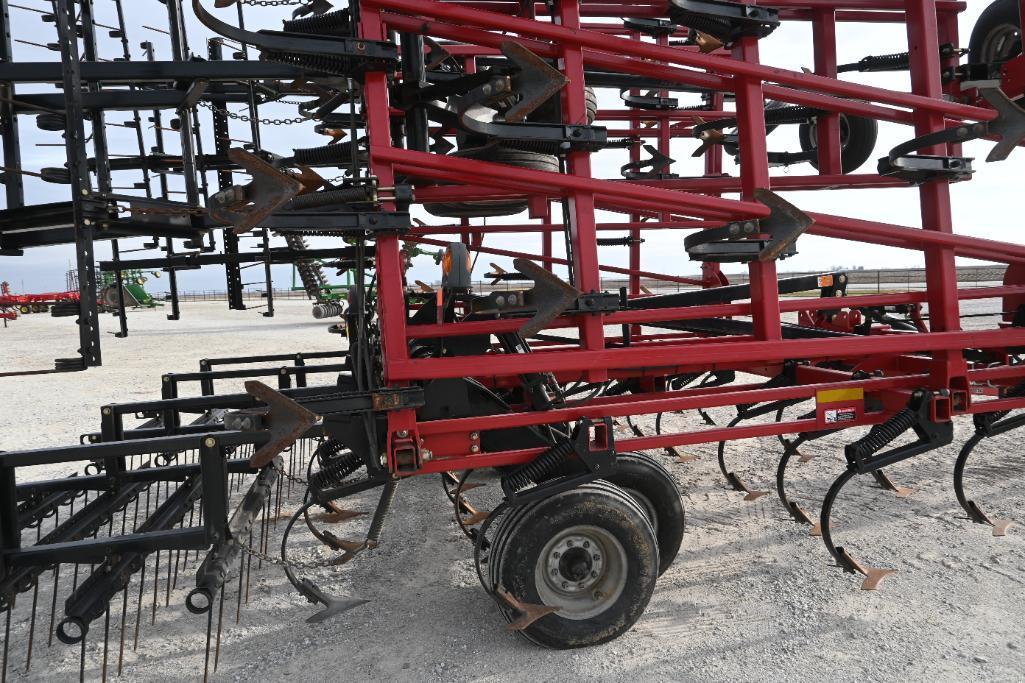 Case-IH 200 tiger-mate 42.6' field cultivator