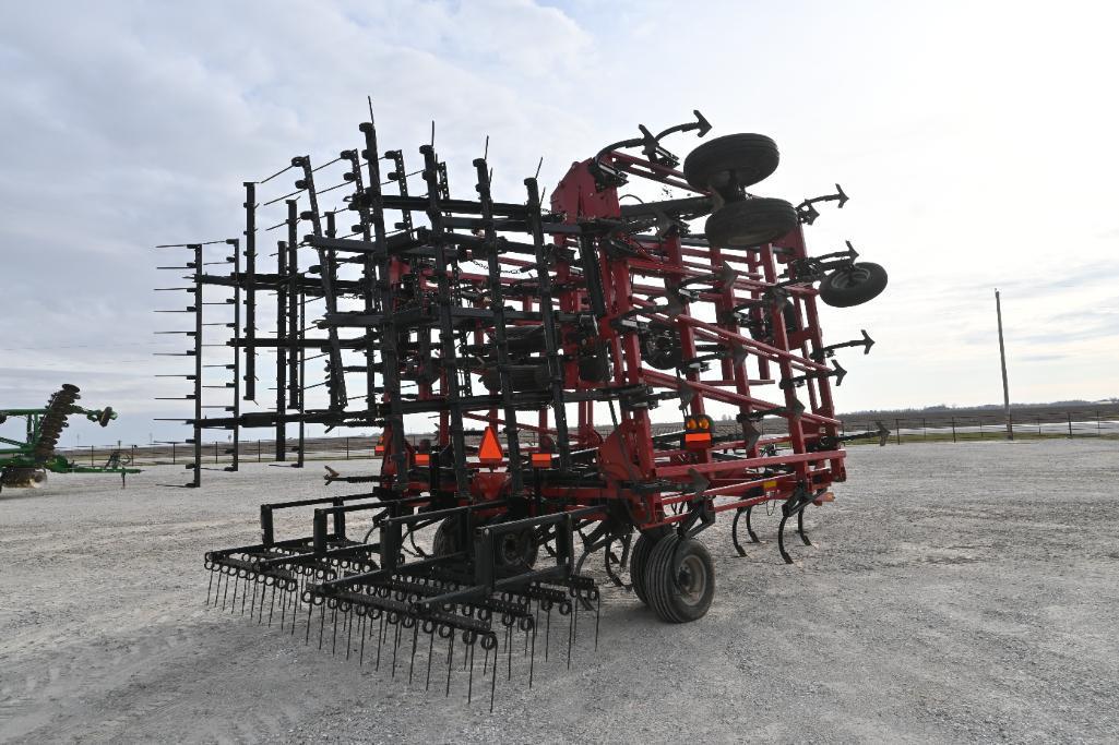 Case-IH 200 tiger-mate 42.6' field cultivator
