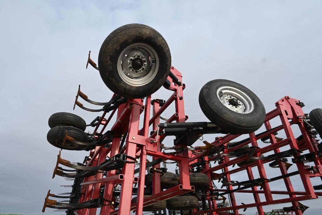 Case-IH 200 tiger-mate 42.6' field cultivator