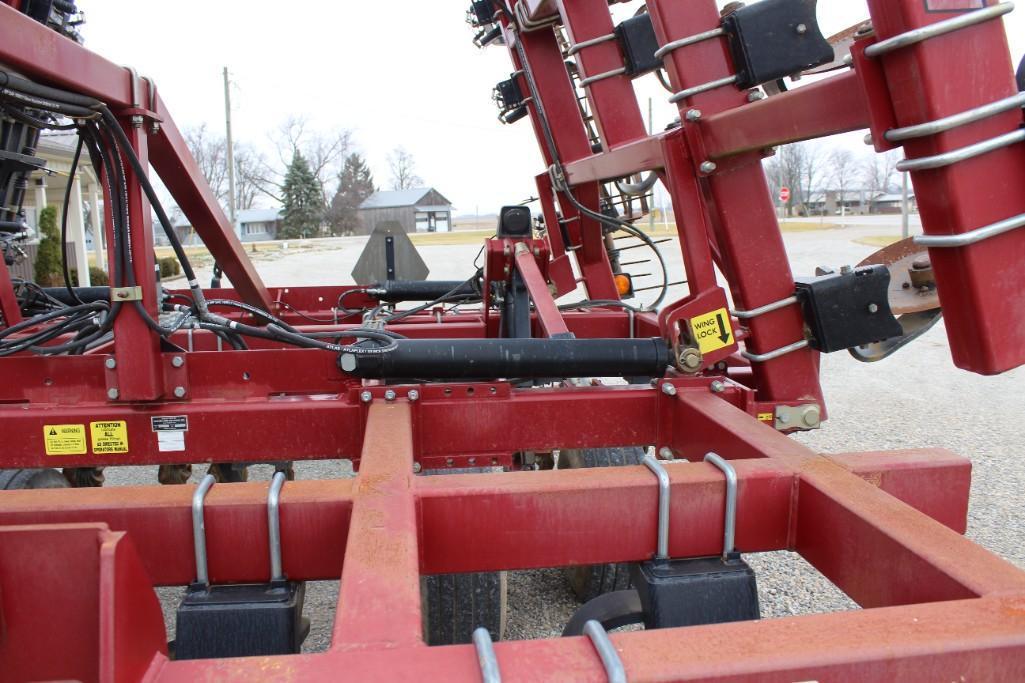 Salford 570 28' vertical tillage tool