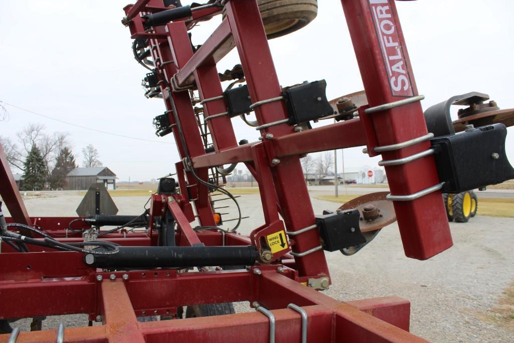 Salford 570 28' vertical tillage tool