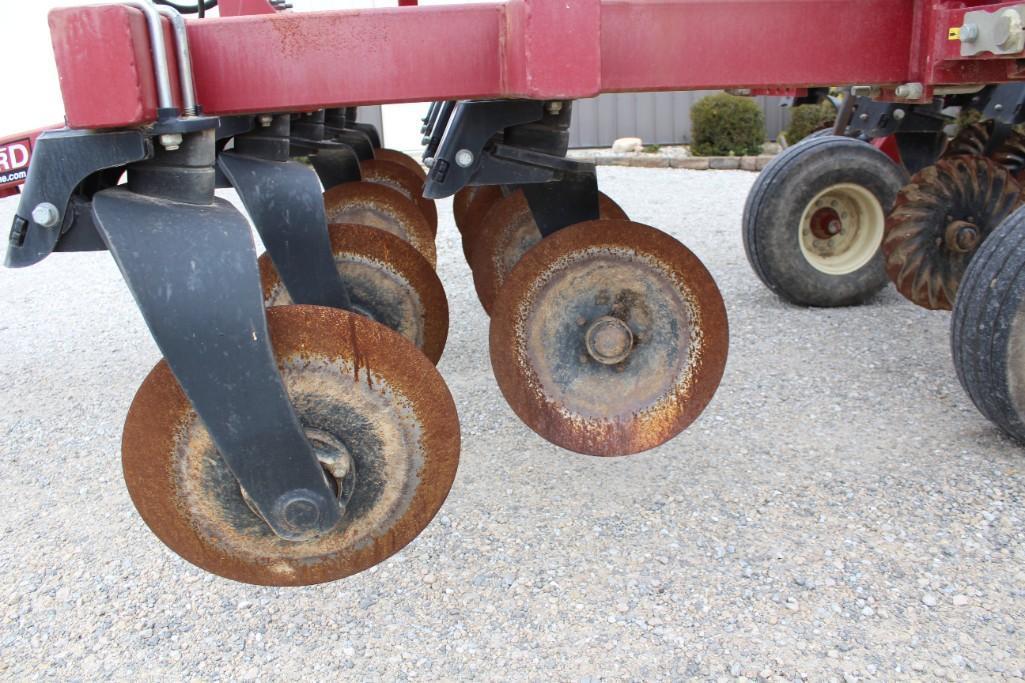 Salford 570 28' vertical tillage tool