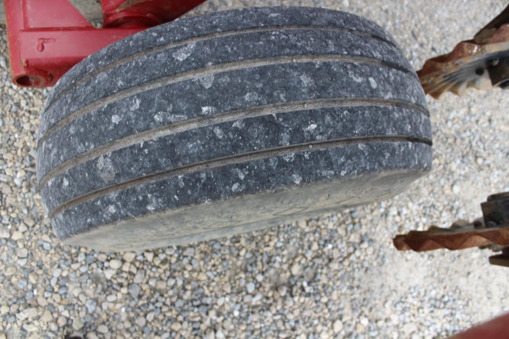 Salford 570 28' vertical tillage tool