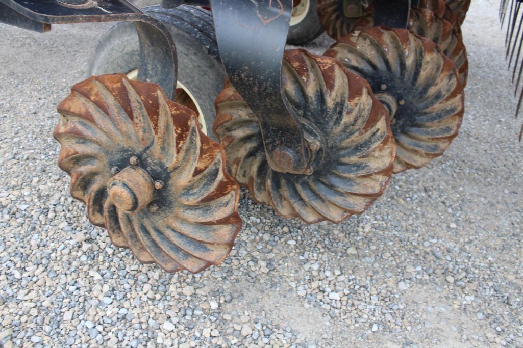 Salford 570 28' vertical tillage tool