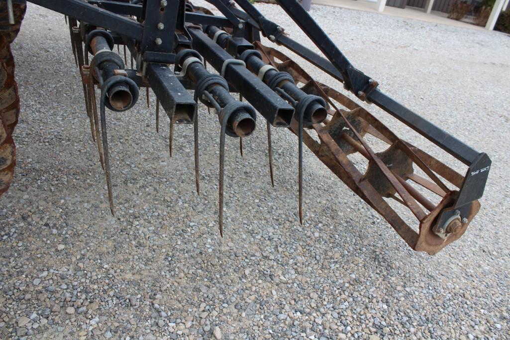Salford 570 28' vertical tillage tool