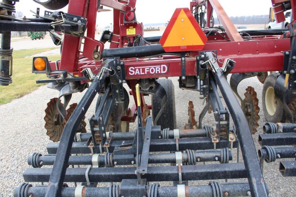 Salford 570 28' vertical tillage tool