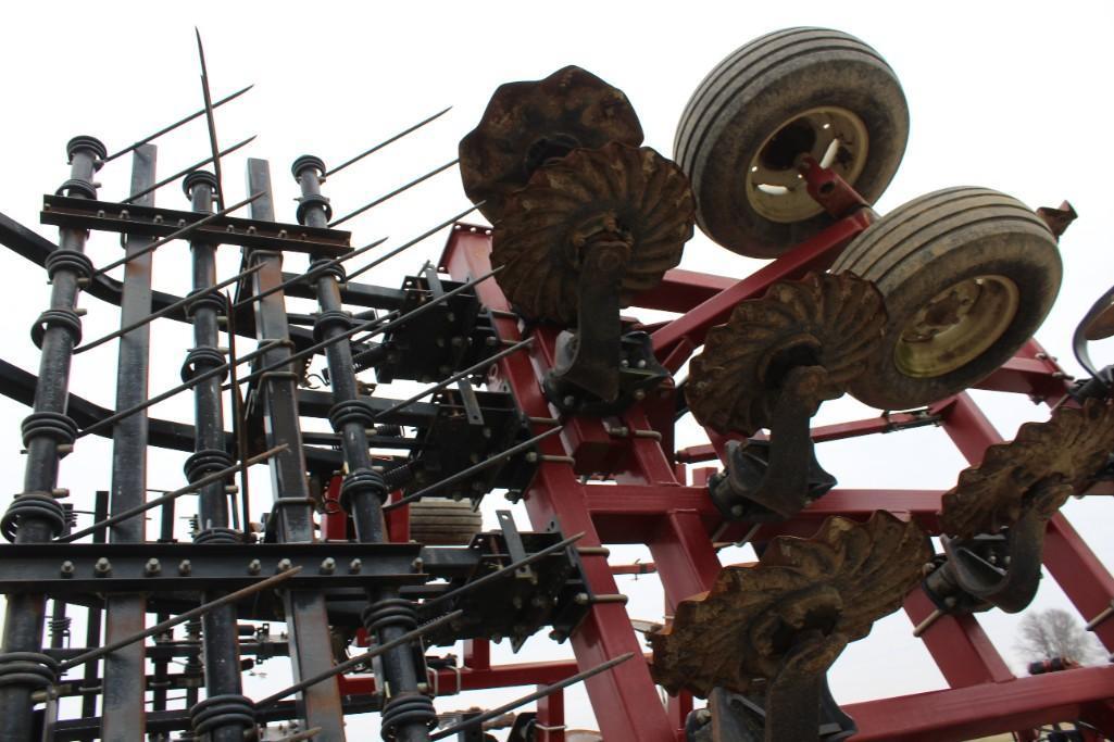 Salford 570 28' vertical tillage tool
