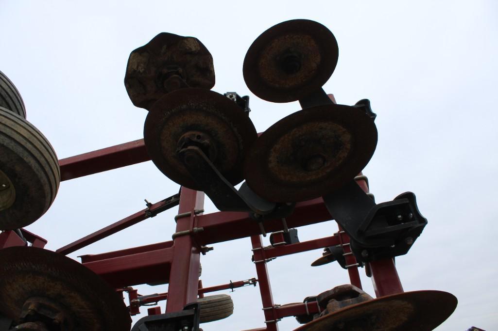 Salford 570 28' vertical tillage tool