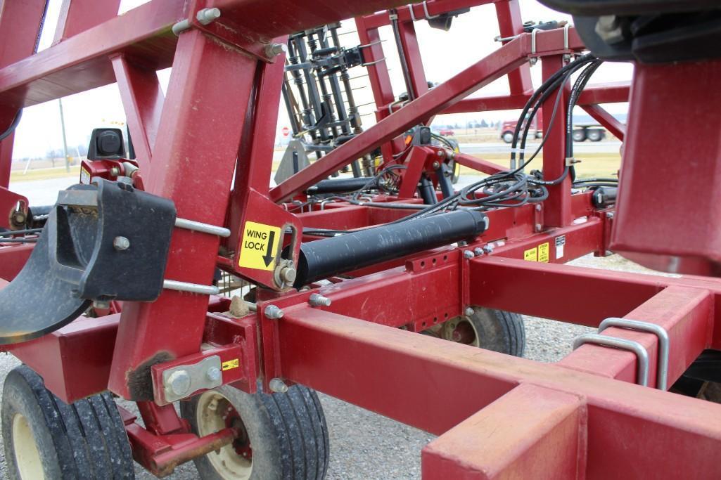 Salford 570 28' vertical tillage tool