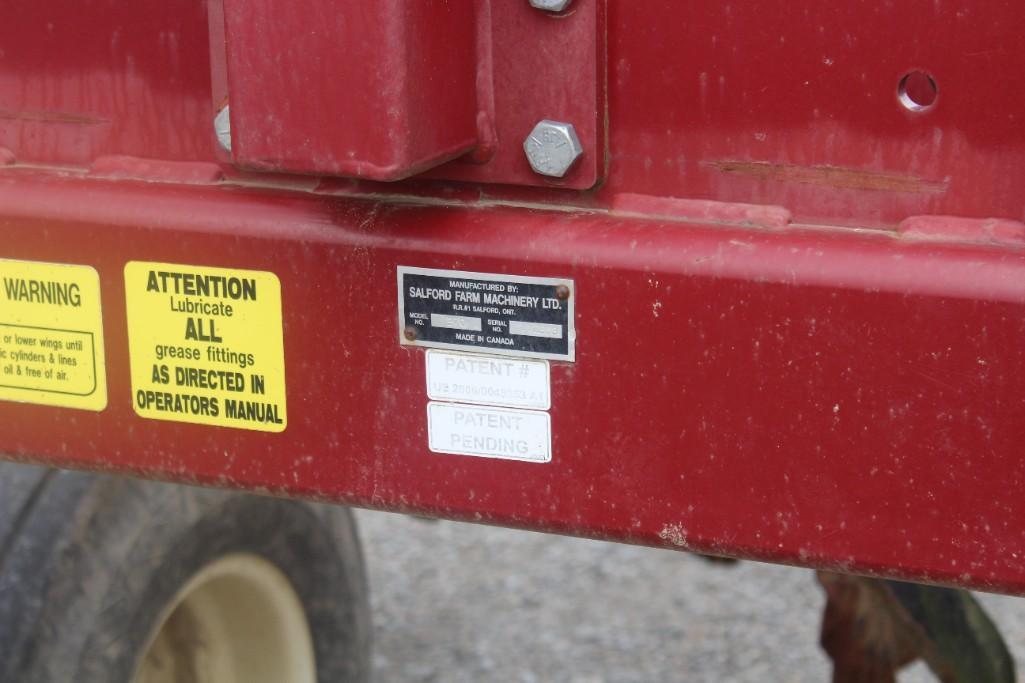 Salford 570 28' vertical tillage tool