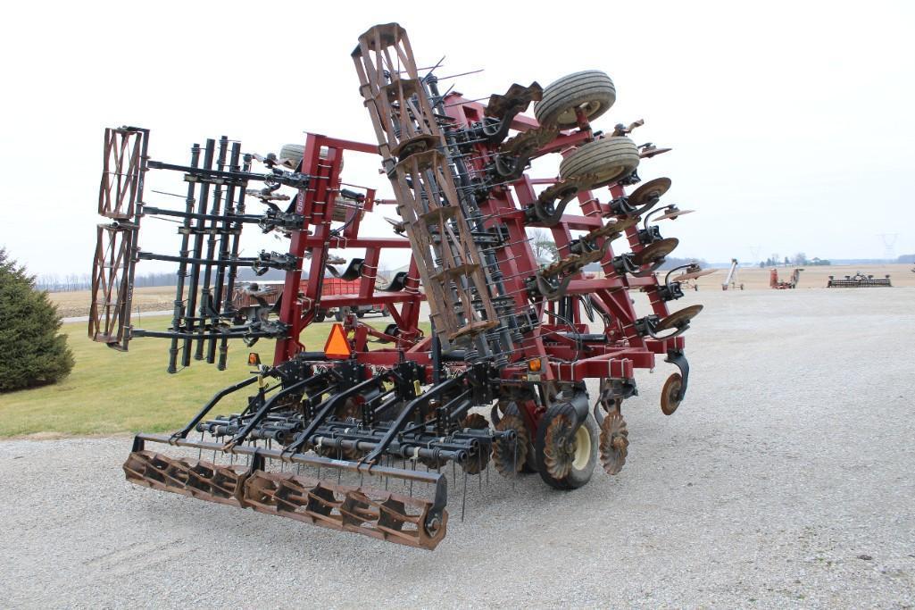 Salford 570 28' vertical tillage tool