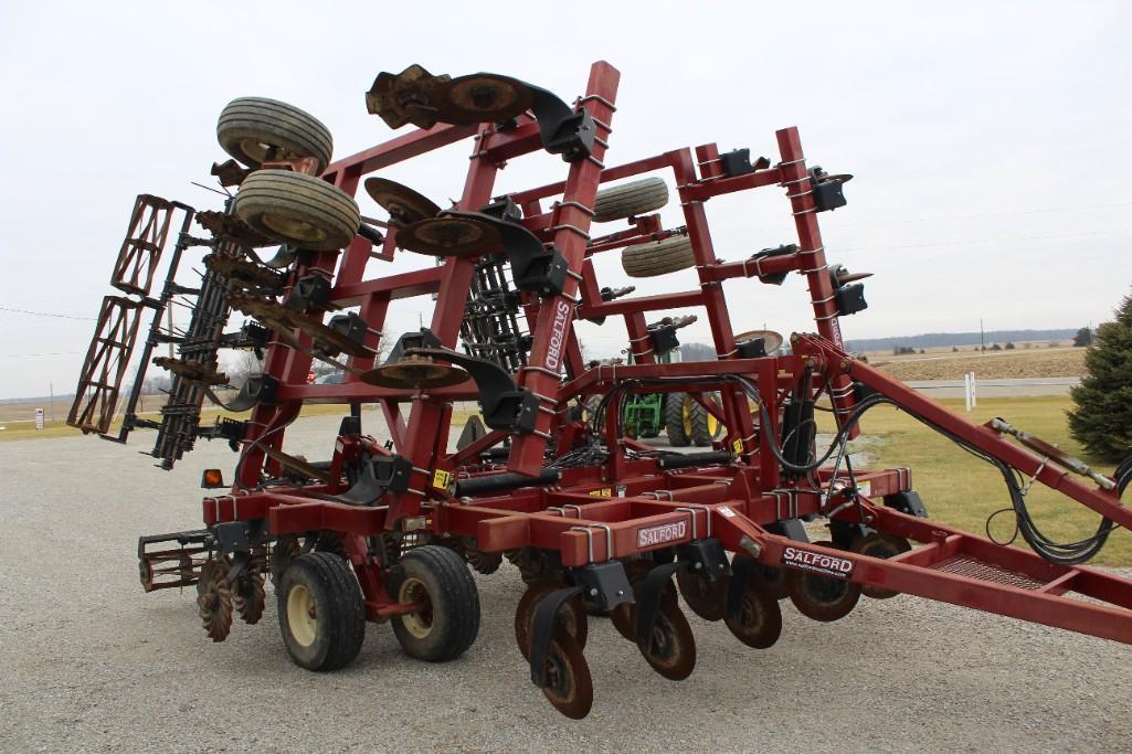 Salford 570 28' vertical tillage tool