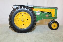 1/16 John Deere 2 Cylinder Tractor