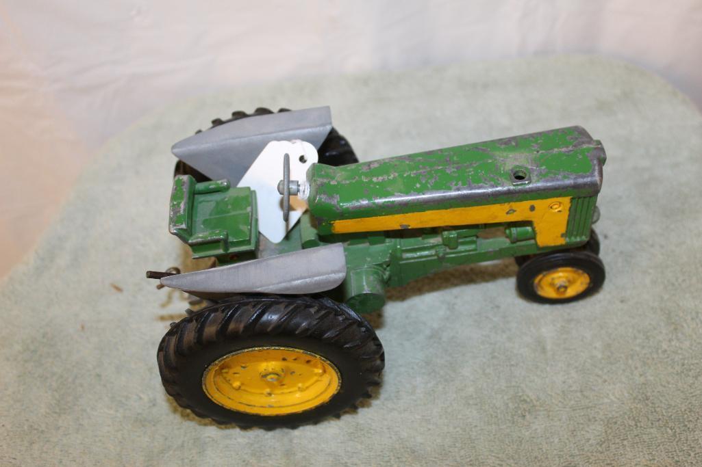 1/16 John Deere 2 Cylinder Tractor