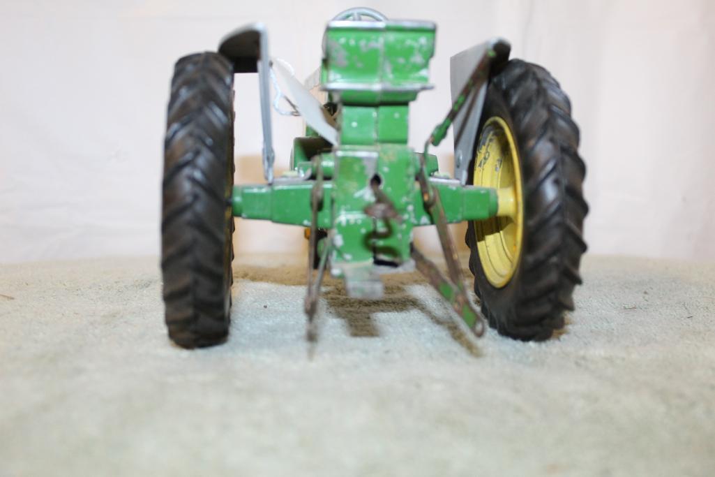 1/16 John Deere 2 Cylinder Tractor