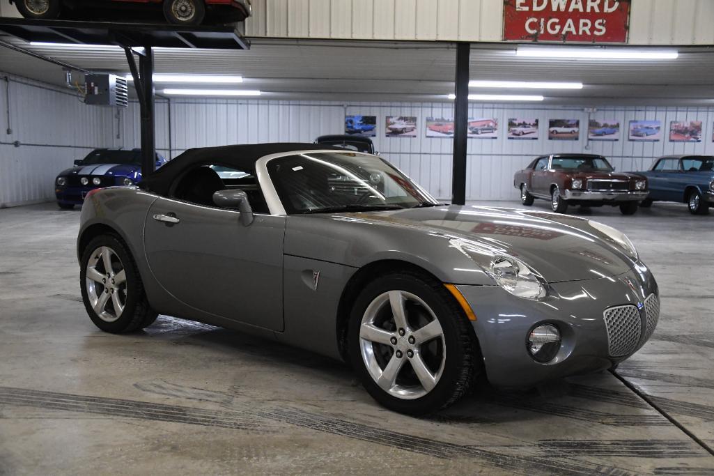 2006 Pontiac Solstice convertible