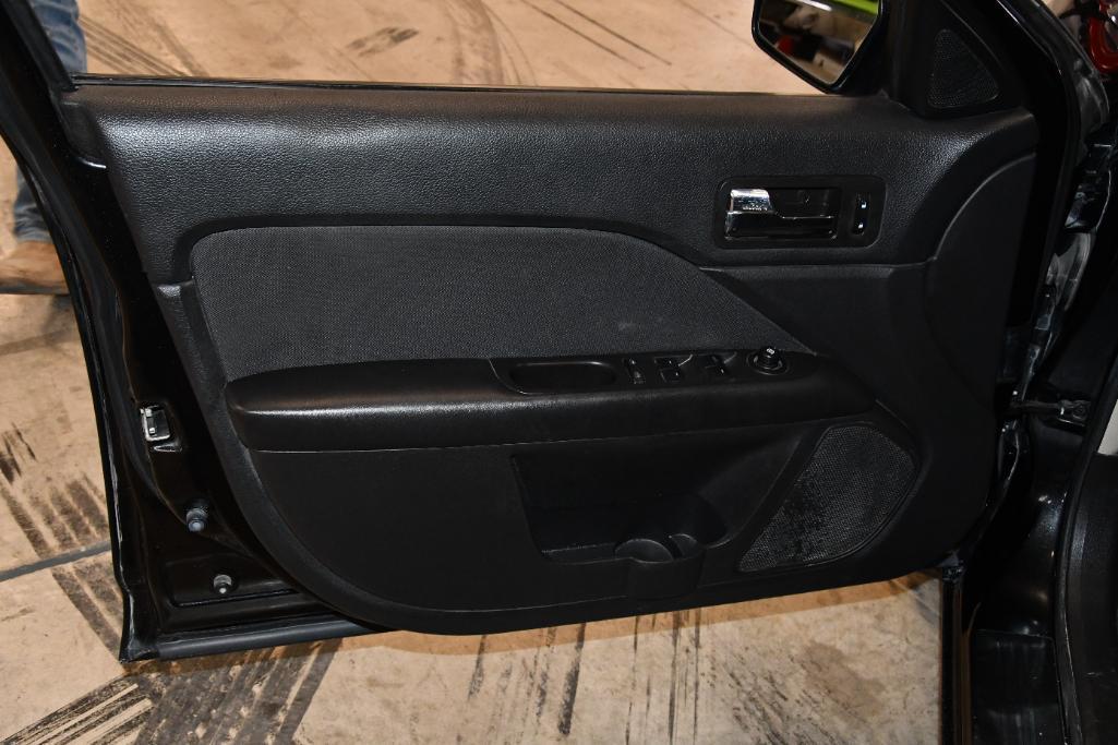 2012 Ford Fusion 4 door