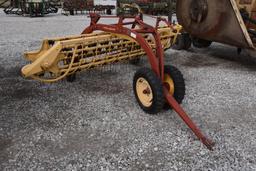 New Holland 258 5-bar hay rake