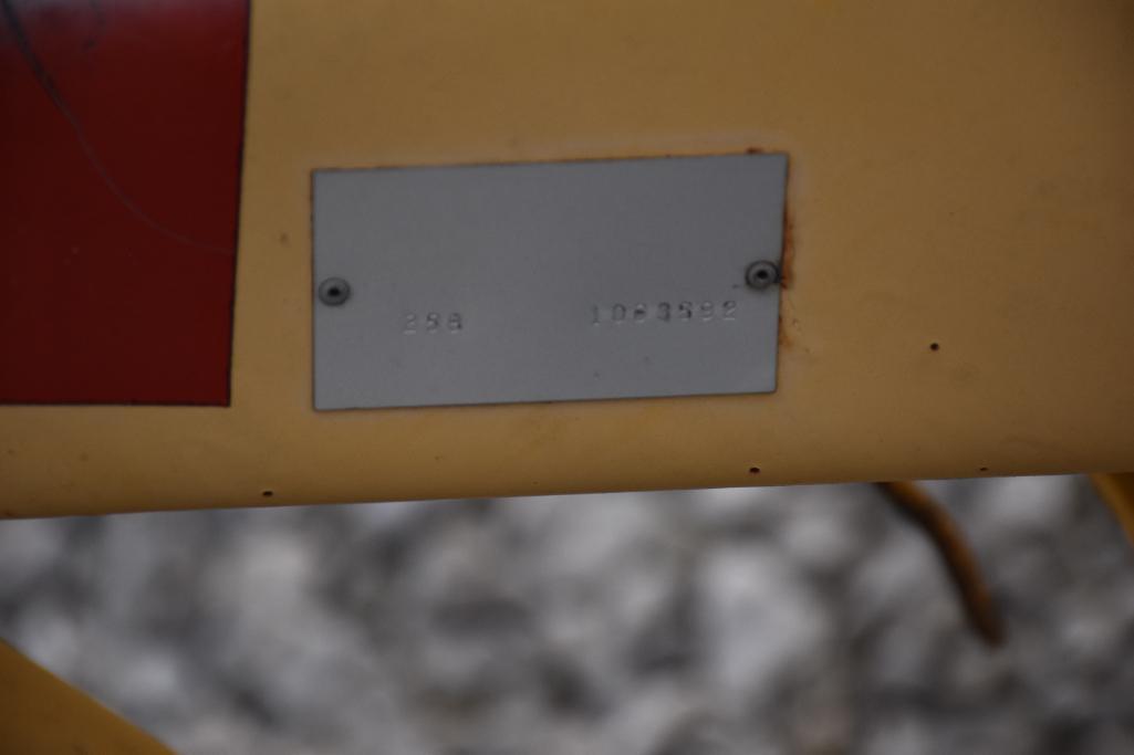 New Holland 258 5-bar hay rake