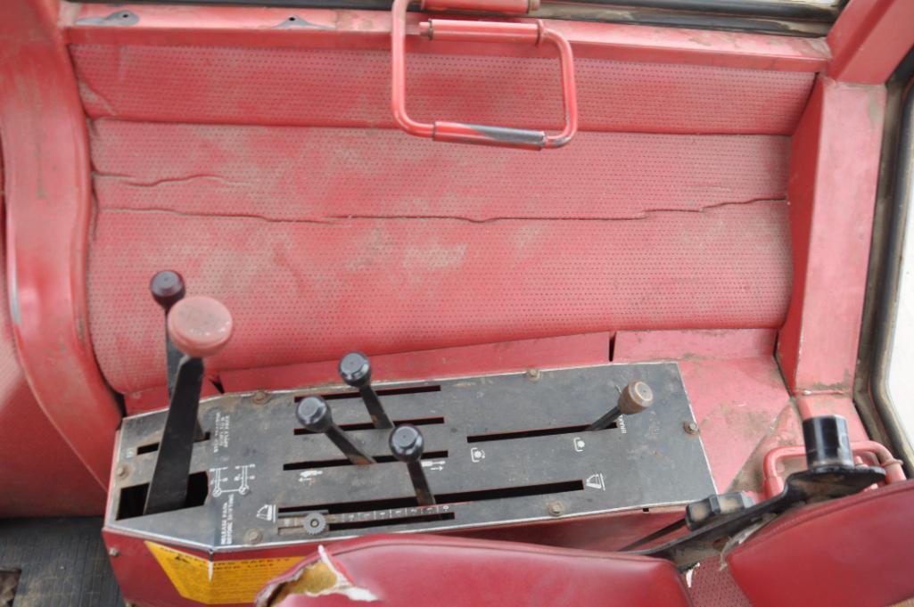 1977 White 2-135 2wd tractor
