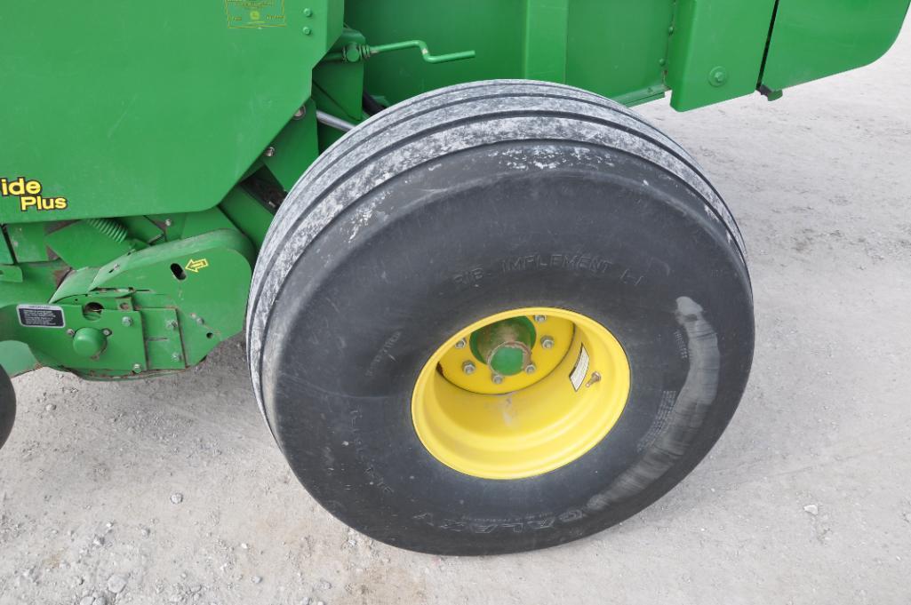 2007 John Deere 568 round baler