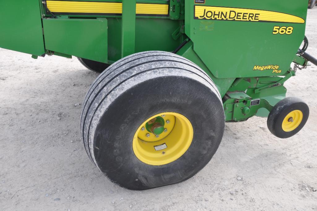 2007 John Deere 568 round baler