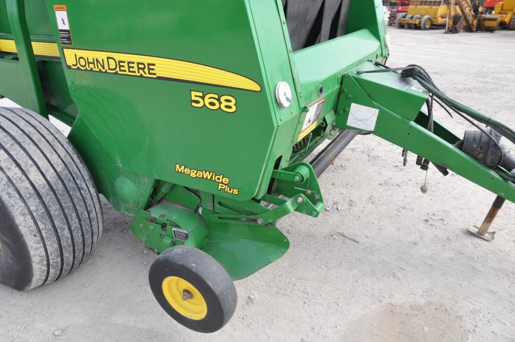 2007 John Deere 568 round baler