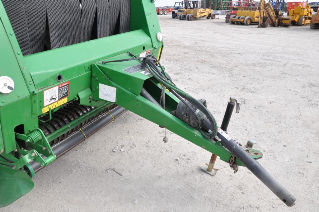 2007 John Deere 568 round baler