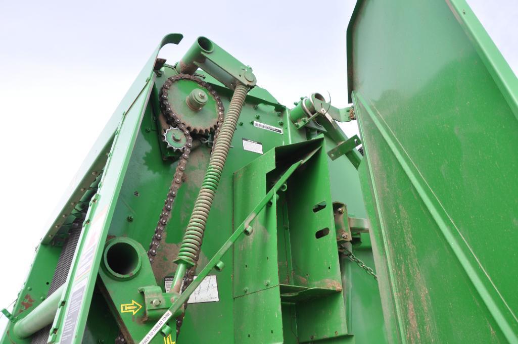 2007 John Deere 568 round baler