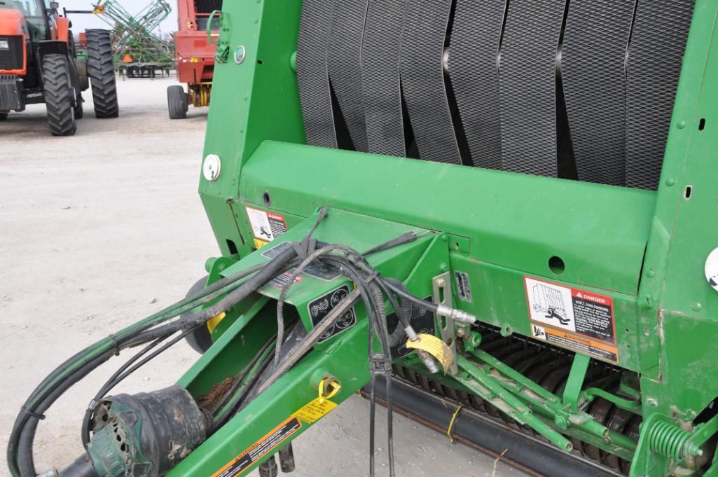 2007 John Deere 568 round baler