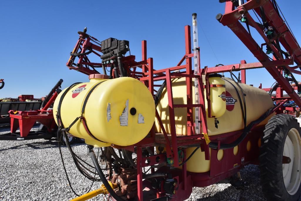 Hardi 650 pull-type sprayer