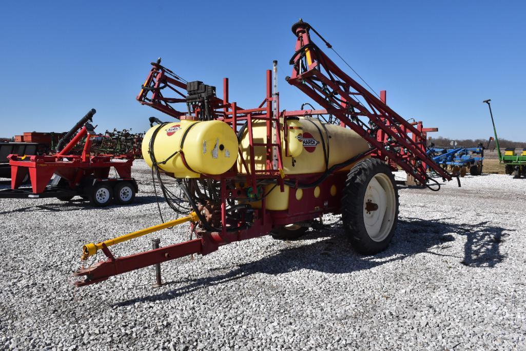 Hardi 650 pull-type sprayer