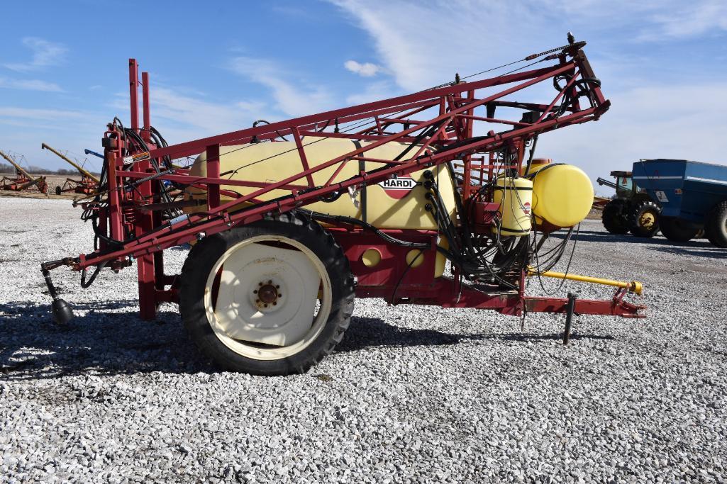 Hardi 650 pull-type sprayer