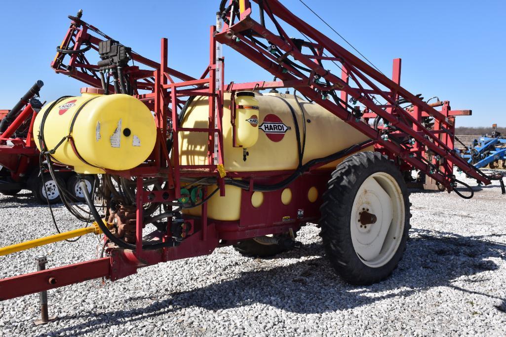 Hardi 650 pull-type sprayer