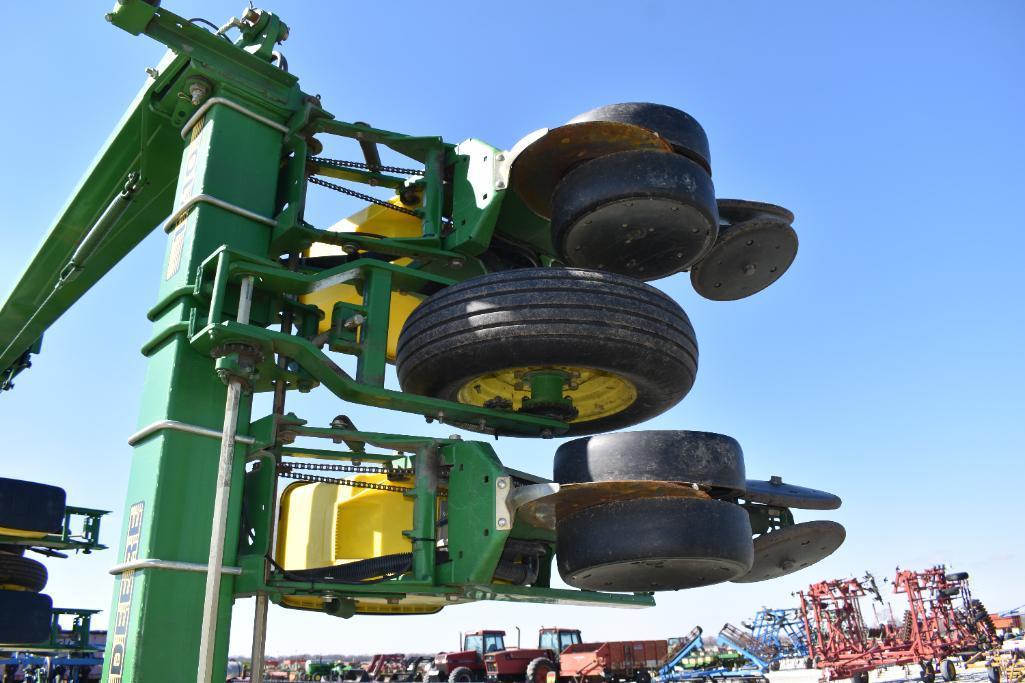 1997 John Deere 1710 12 row 30" 3-pt. planter