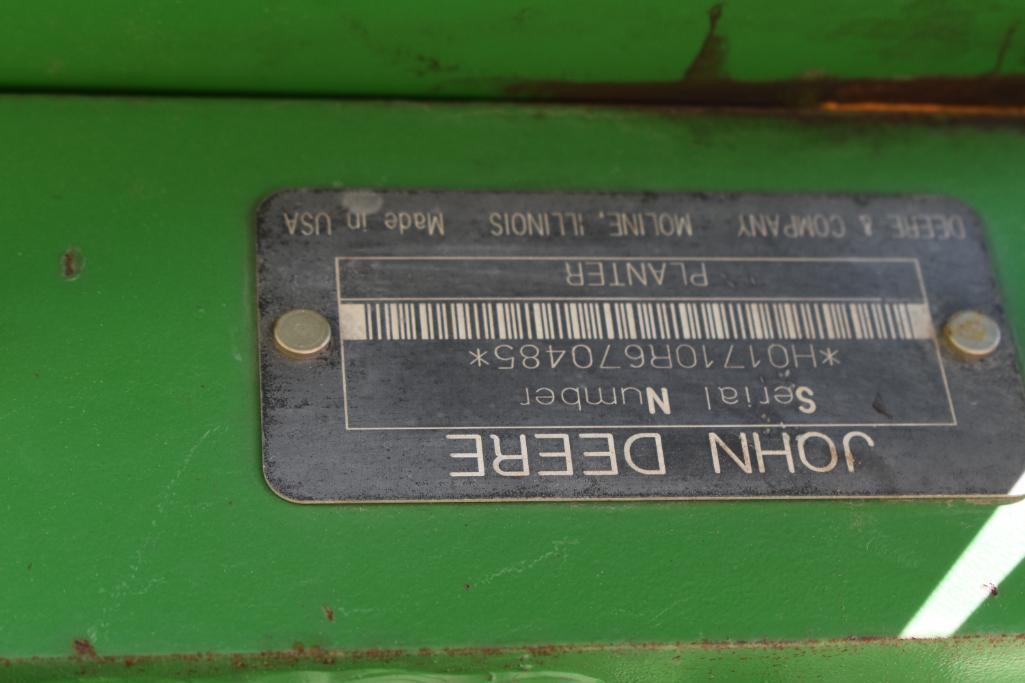 1997 John Deere 1710 12 row 30" 3-pt. planter
