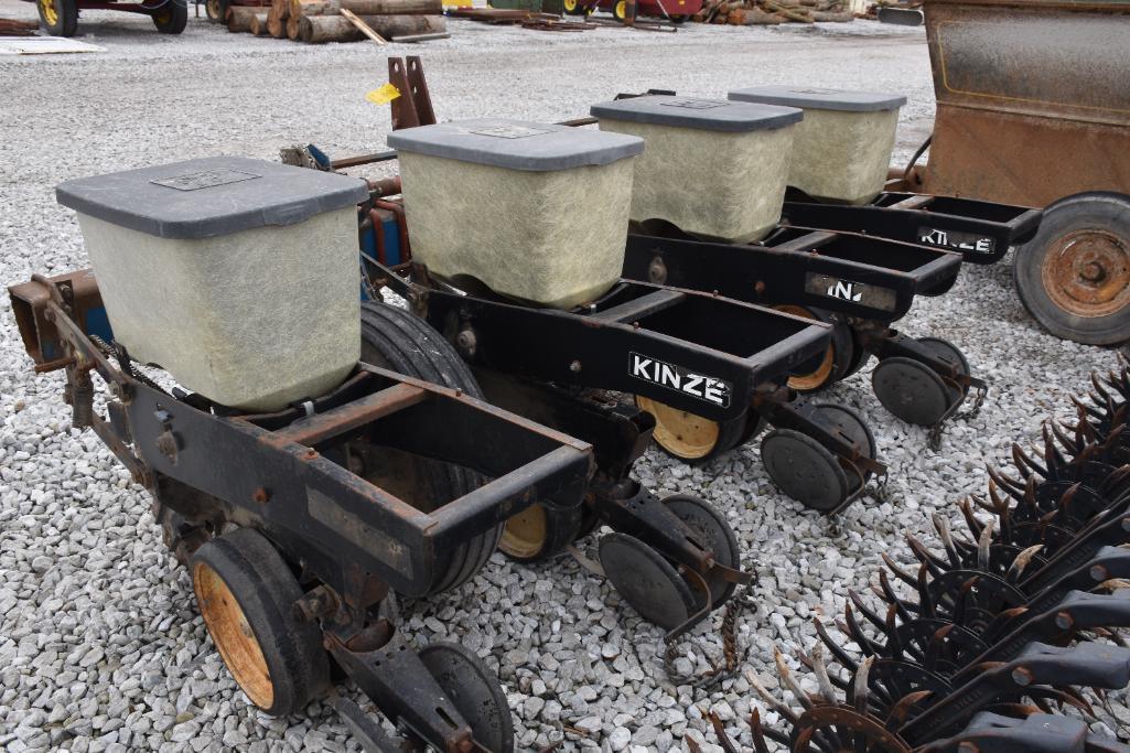 Kinze 4 row 30" 3-pt. planter
